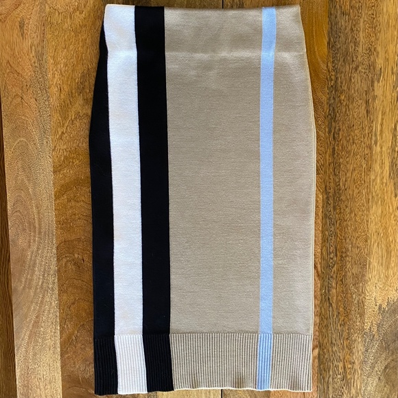 Burberry Kristen Logo Merino Wool Skirt XS US 2-4 - Picture 11 of 14